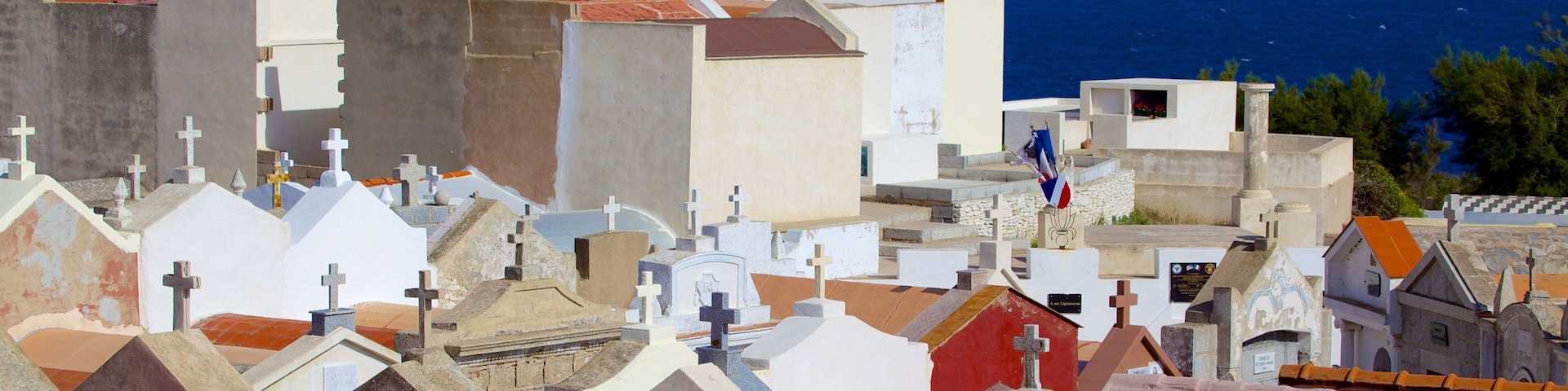 Cimetiere Marin ofreciendo un cementerio