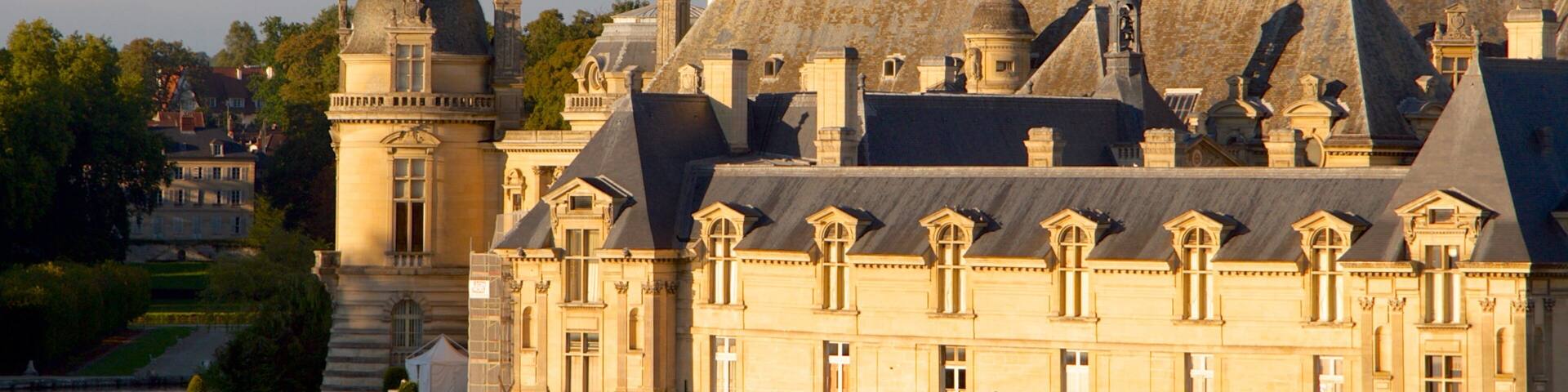 Chateau de Chantilly featuring heritage elements and heritage architecture