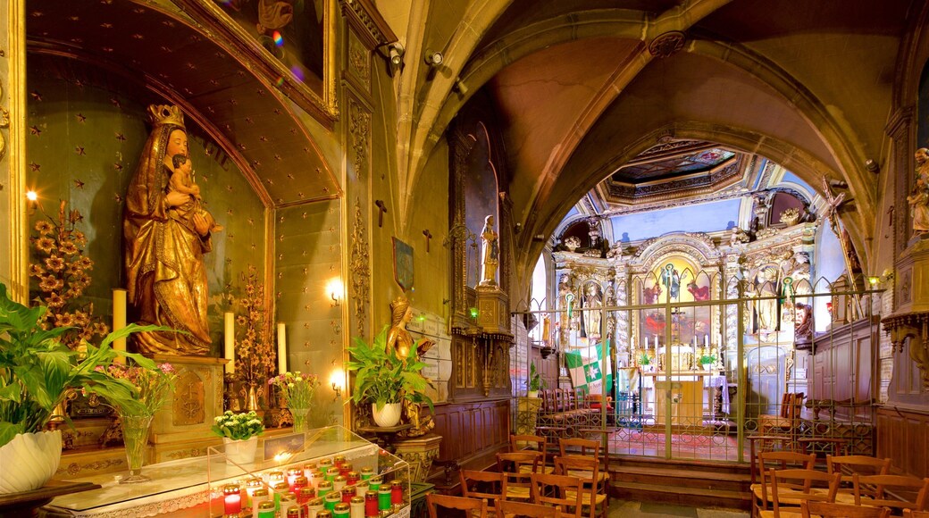 Chapel of St-Aurelien que incluye aspectos religiosos, una iglesia o catedral y una estatua o escultura