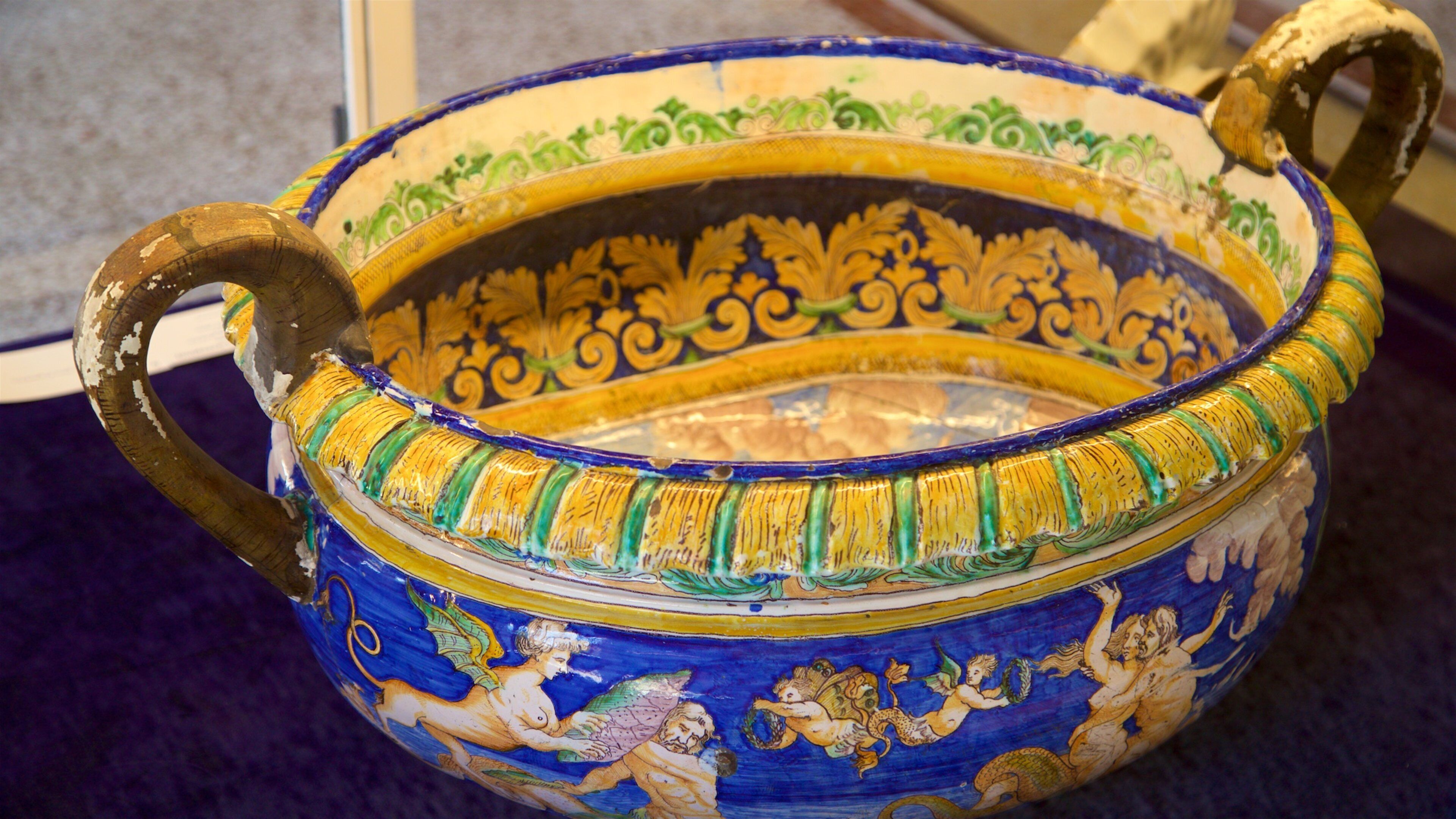 Musée National Adrien Dubouché montrant art et patrimoine historique