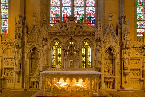 Eglise Saint-Michel-des-Lions mettant en vedette patrimoine historique, vues intérieures et église ou cathédrale