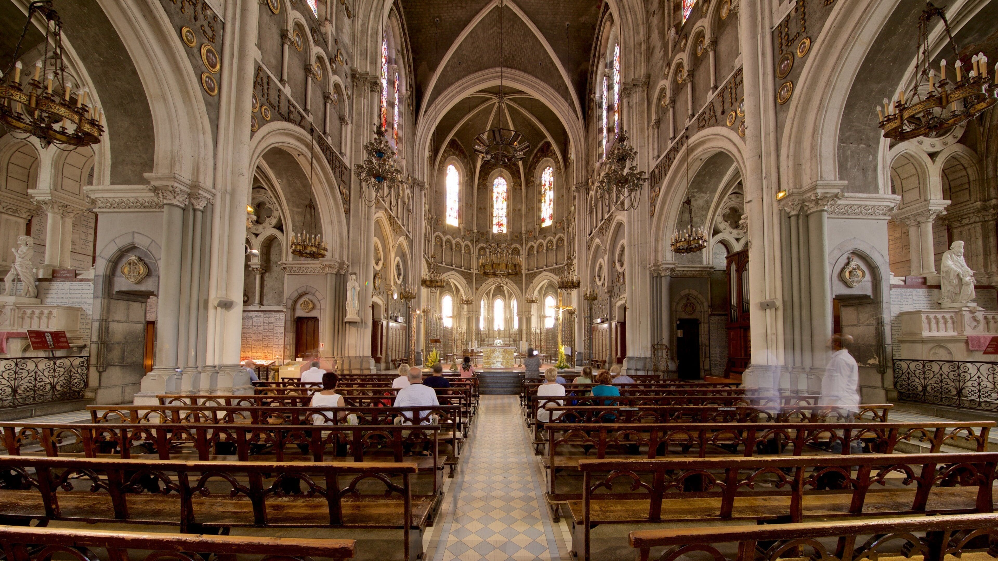 Notre-Dame de l\'Immaculee-Conception showing a church or cathedral, interior views and heritage elements