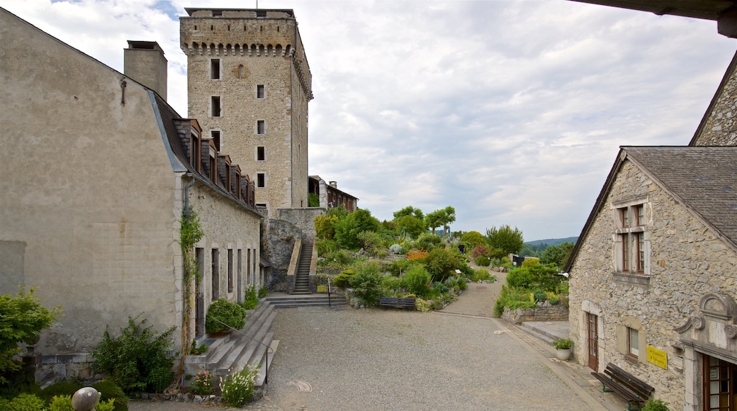 Chùteau fort et musée pyrénéen de Lourdes qui includes patrimoine architectural