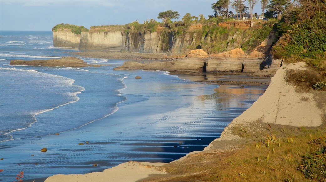 Cape Foulwind featuring rugged coastline and general coastal views