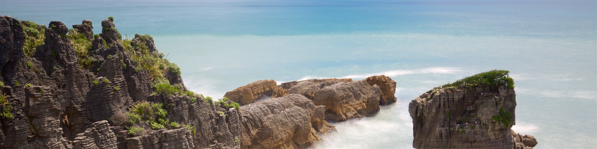 Pancake Rocks que inclui litoral rochoso