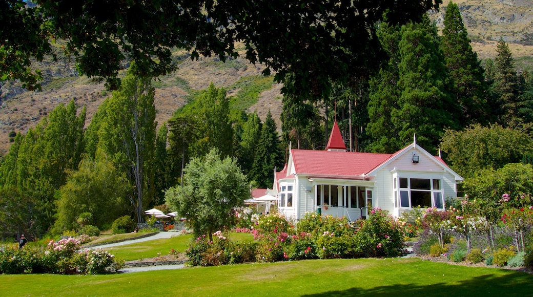 Walter Peak High Country Farm mettant en vedette scĂšnes tranquilles