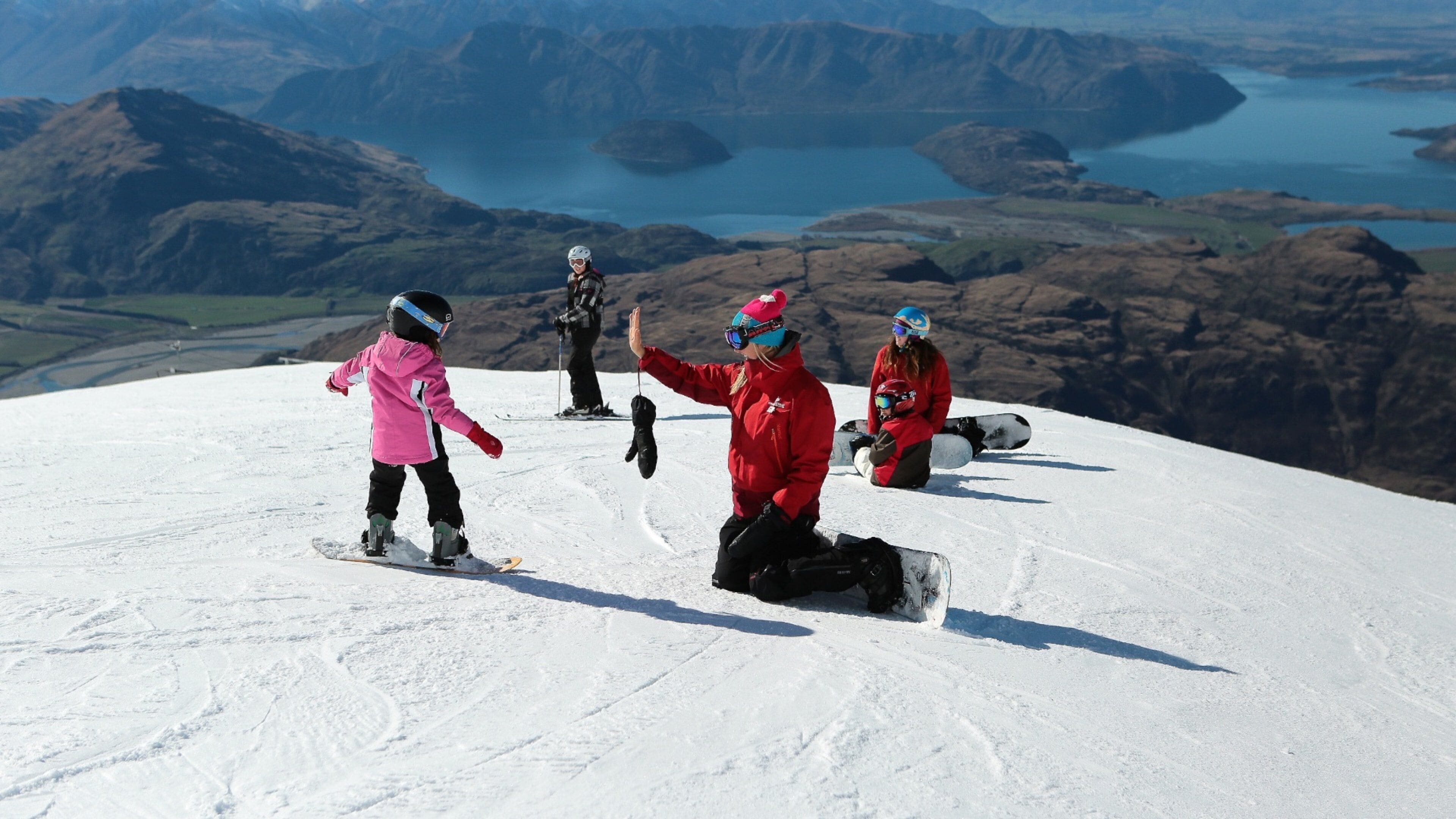 Treble Cone ofreciendo snowboard, escenas tranquilas y nieve
