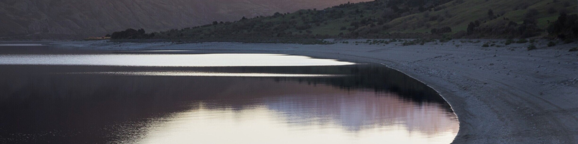 This is lake Hawea. It is the lake next to lake Wanaka and if you are there around sunset and there is no wind you can take these kind of photo's. There is also a camping ground on the other side of the lake.
#BvSApplication