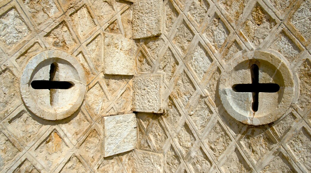 Catedral de Noumea mostrando arquitectura patrimonial