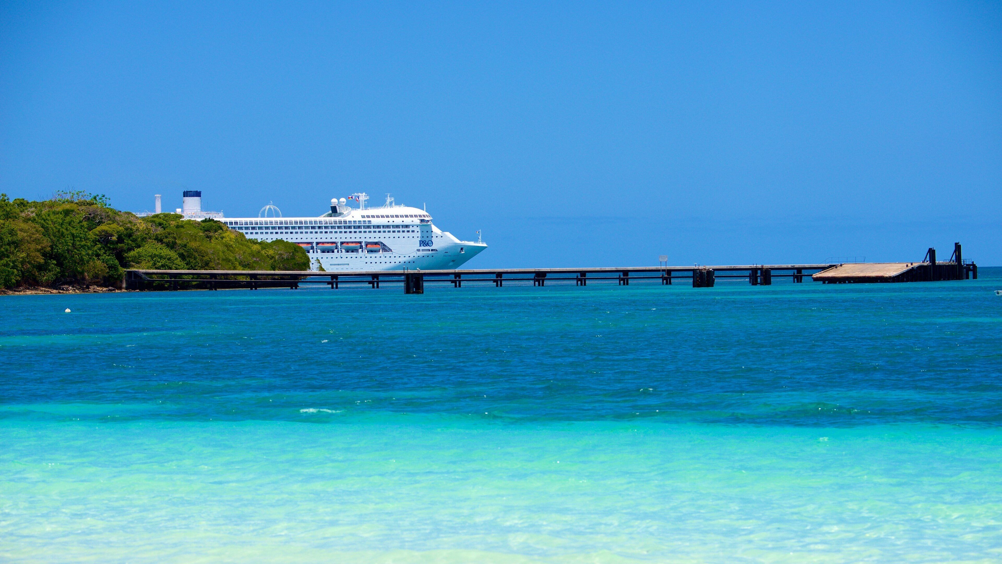 庫塔海灘 呈现出 巡航 和 一般的海岸景觀