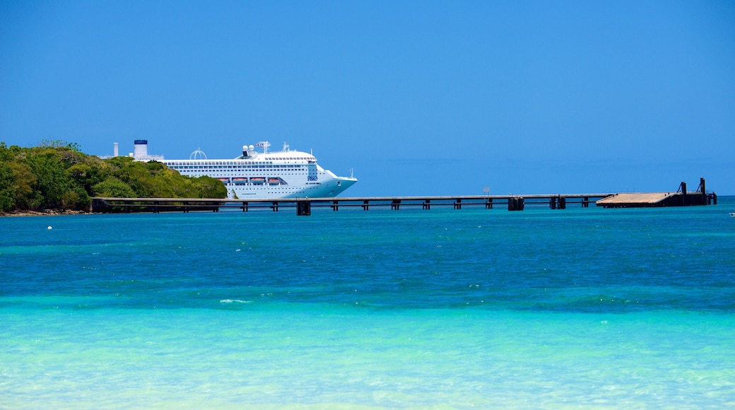 Kuto Beach featuring general coastal views and cruising
