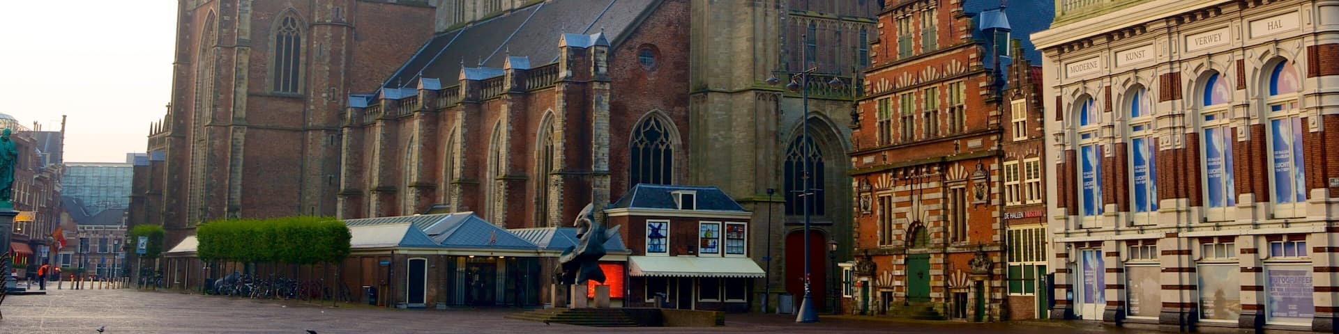 Grote Kerk which includes street scenes and a church or cathedral