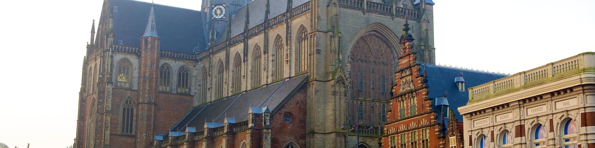 Grote Kerk which includes street scenes and a church or cathedral