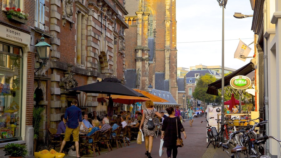 Grote Markt showing outdoor eating, street scenes and cafe scenes