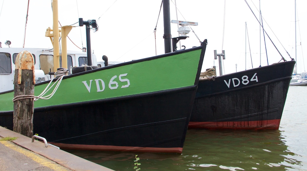 Volendam Harbour showing a bay or harbor and boating