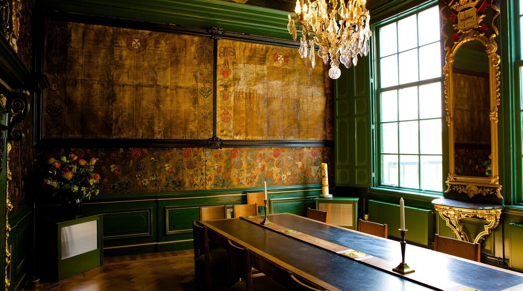 Pieterskerk showing heritage architecture and interior views