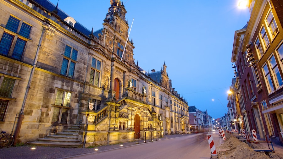 Stadhuis featuring street scenes and heritage architecture