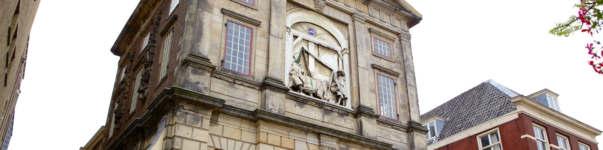 Waag ofreciendo arquitectura patrimonial