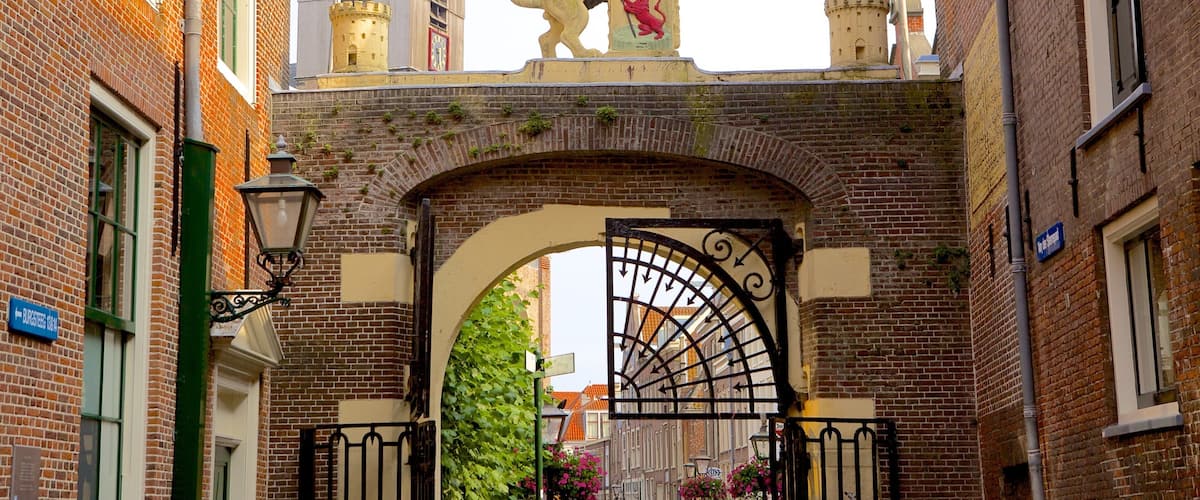 Burcht que incluye escenas urbanas