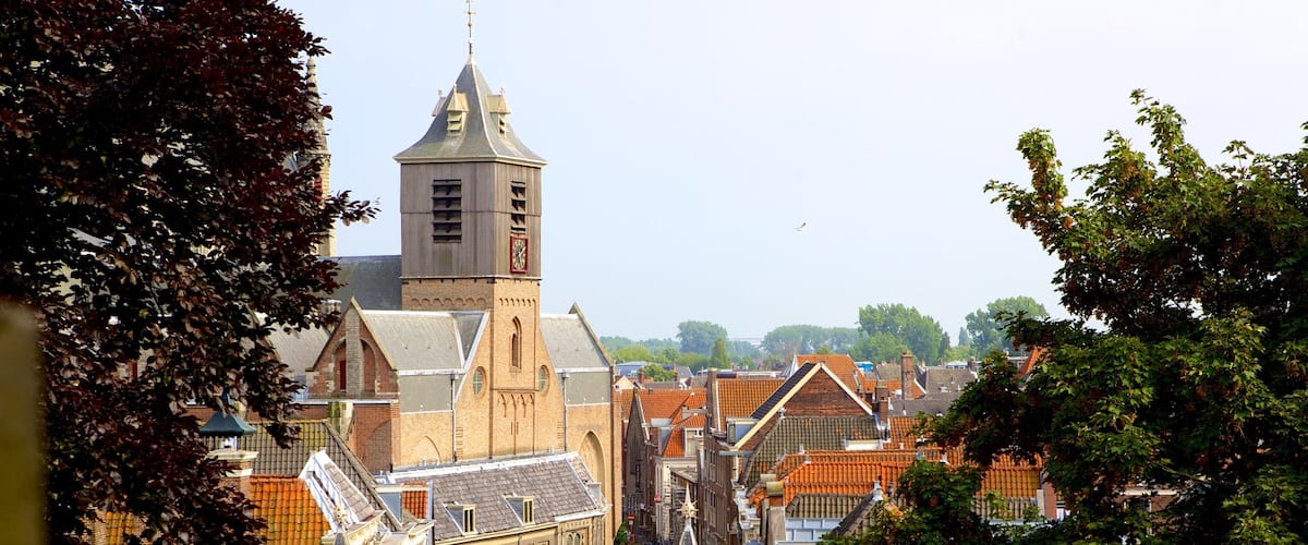 Burcht showing heritage architecture and a city