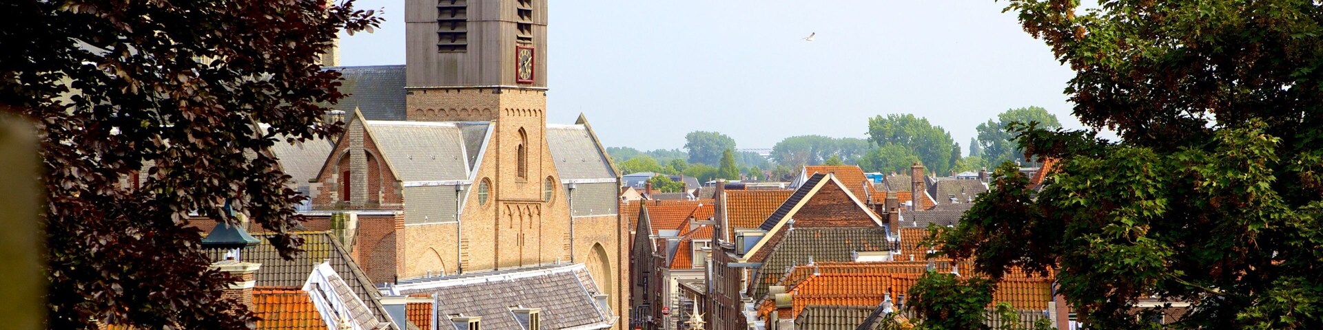 Burcht which includes a city and heritage architecture