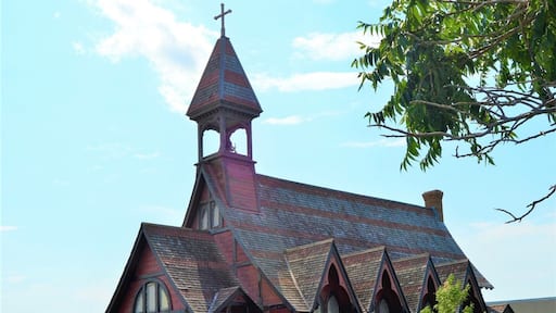 Century, the church was moved to the corner of Third St. and Rosser Ave. After the 1949 construction of a new Episcopal church, called the St. George’s Episcopal Memorial Church, the original St. George’s was donated to the State Historical Society and was moved to its present location at Camp Hancock in 1961.