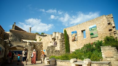 Château des Baux toont historische architectuur en vervallen gebouwen