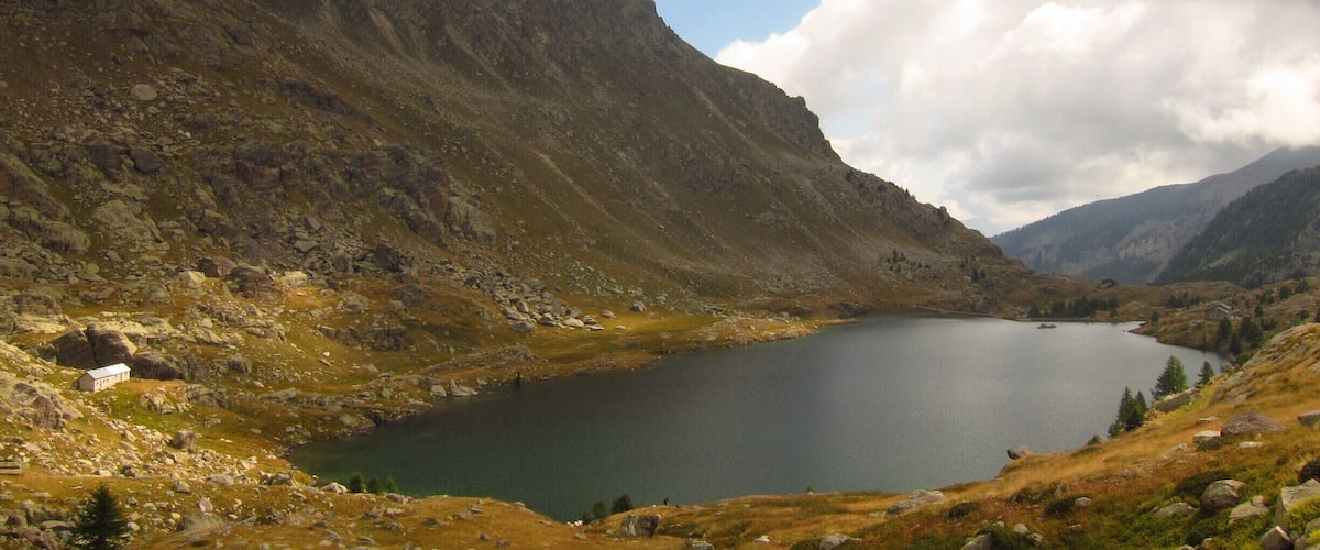 From Tende, the hike to the Valley of Wonders is peaceful and offers great colors in the fall. Clouds are playing with the sun, and this lonely cabin by the calm lake is a perfect shelter to enjoy the remote great environment.
#TakeAHike