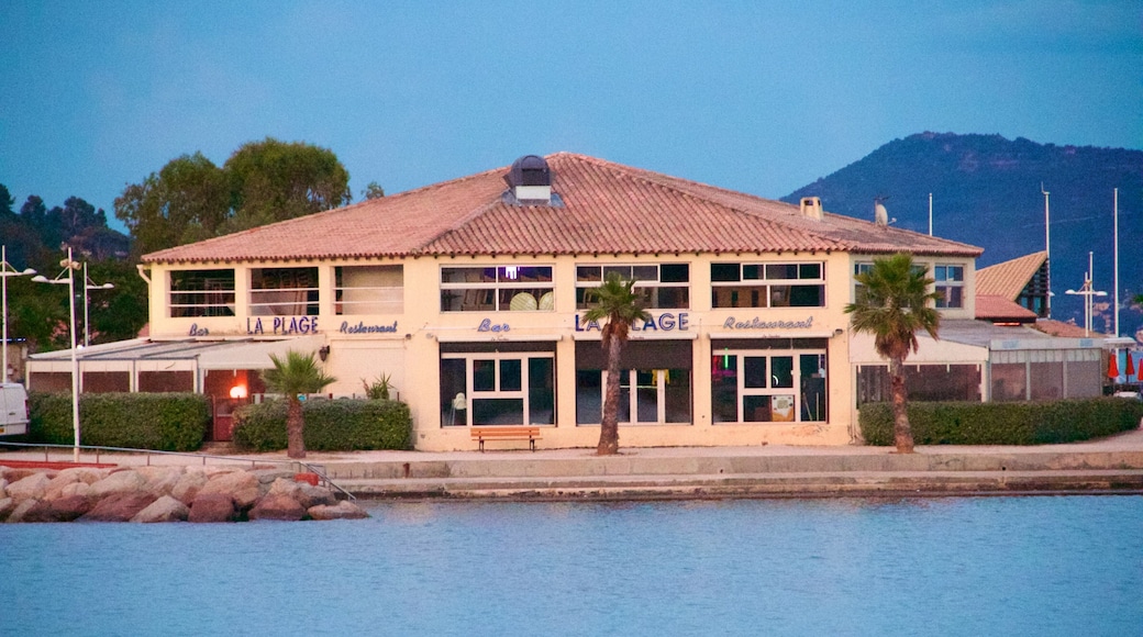 Toulon Beach featuring general coastal views