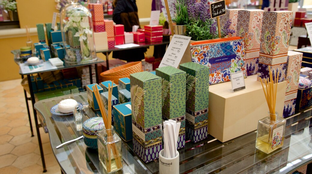 International Perfume Museum featuring shopping