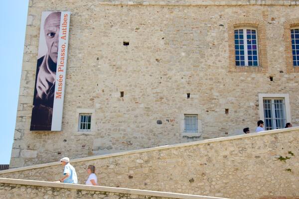 Picasso Museum showing heritage elements