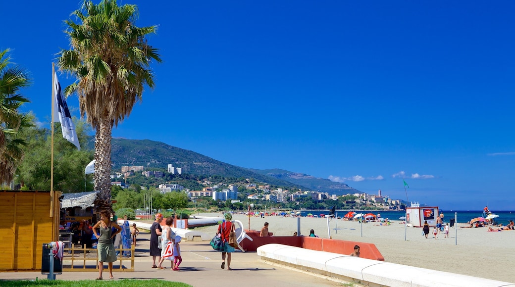 L\'Arinella Beach featuring a sandy beach