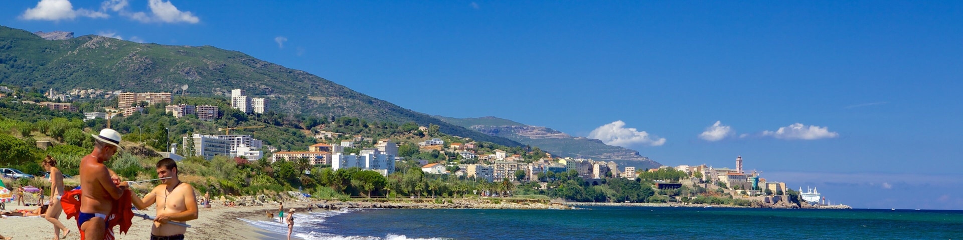 L\'Arinella Beach which includes a sandy beach