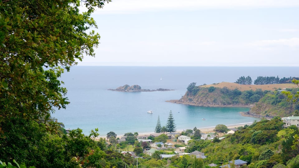 Palm Beach which includes general coastal views, landscape views and a coastal town