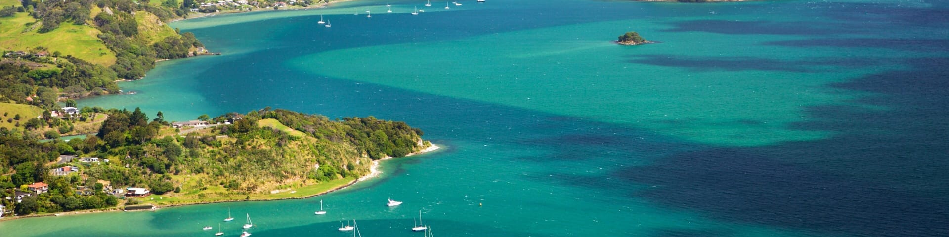 Mount Manaia das einen Berge, Bucht oder Hafen und Küstenort