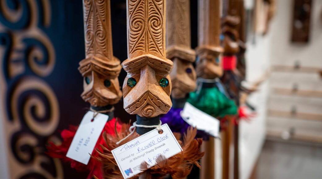 Waitangi Treaty Grounds showing indigenous culture