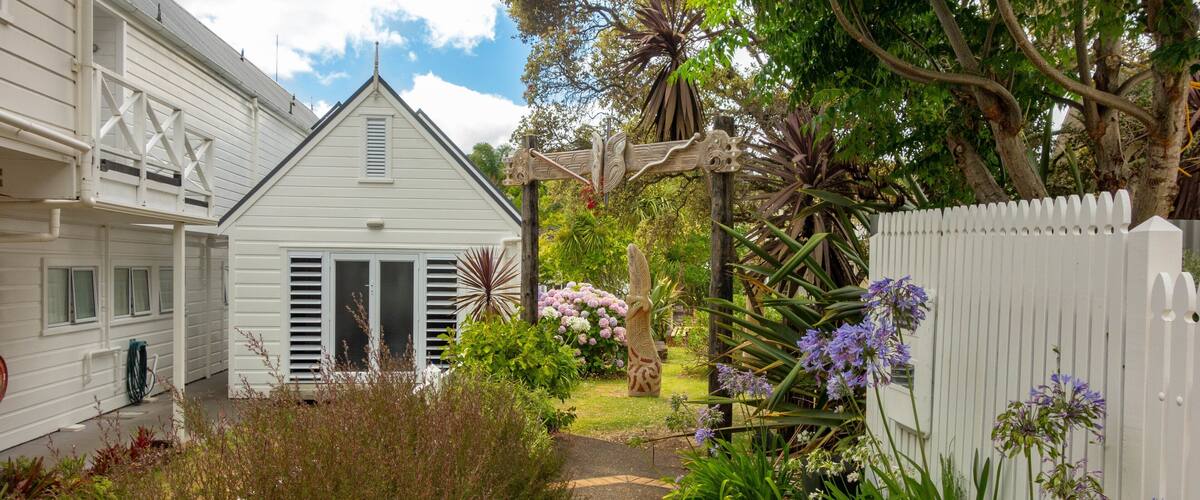 Russell Museum showing wildflowers