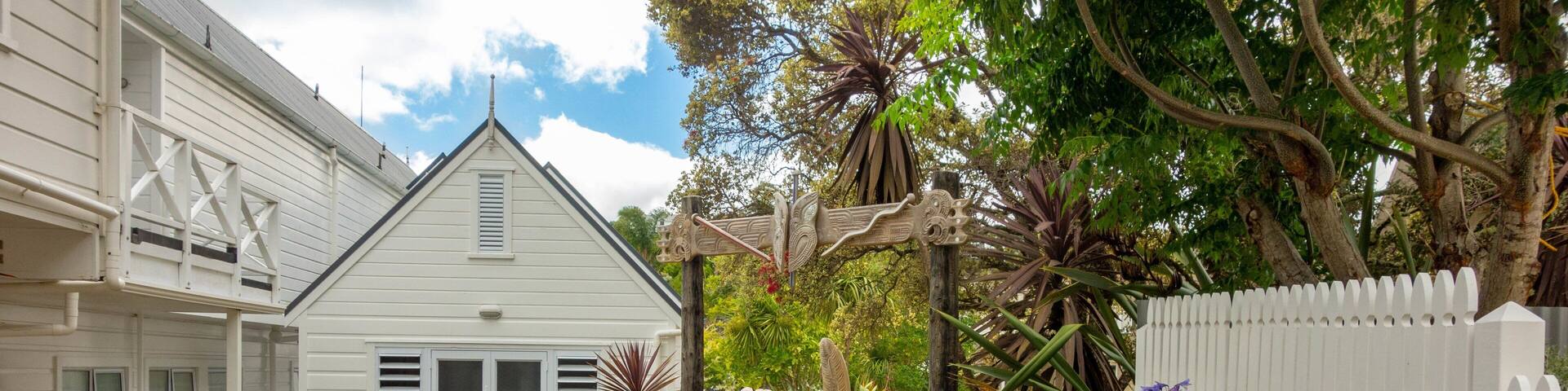 Russell Museum showing wildflowers