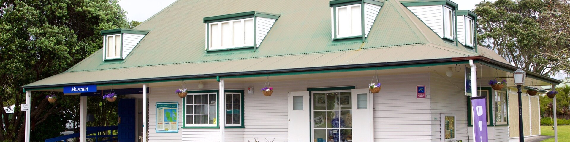 Russell Museum caracterizando cenas de rua