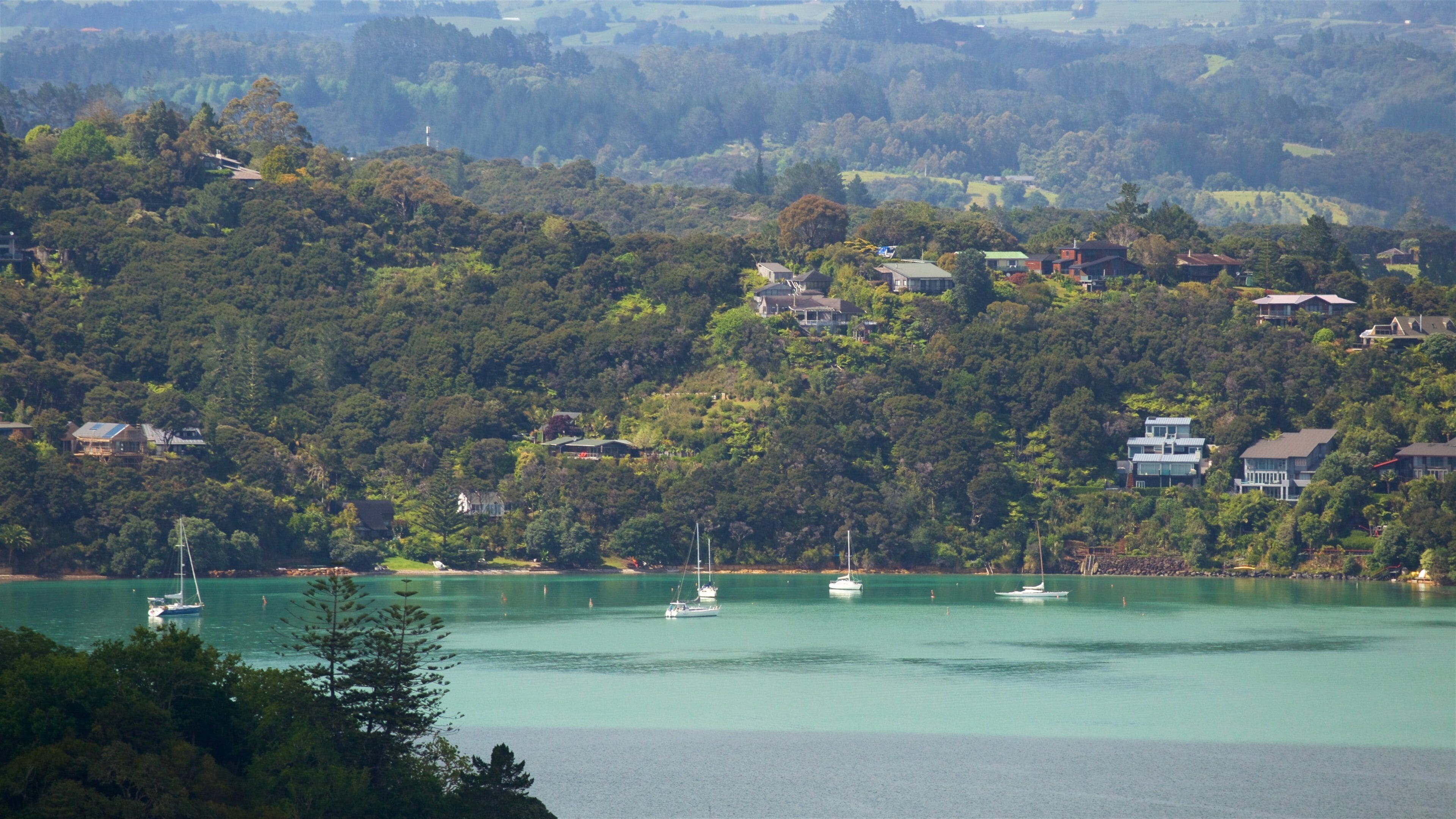 Flagstaff Hill showing a bay or harbor, landscape views and a small town or village