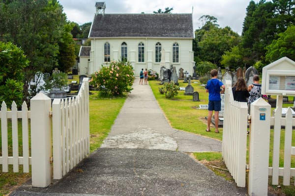 Russell Christ Church featuring a church or cathedral