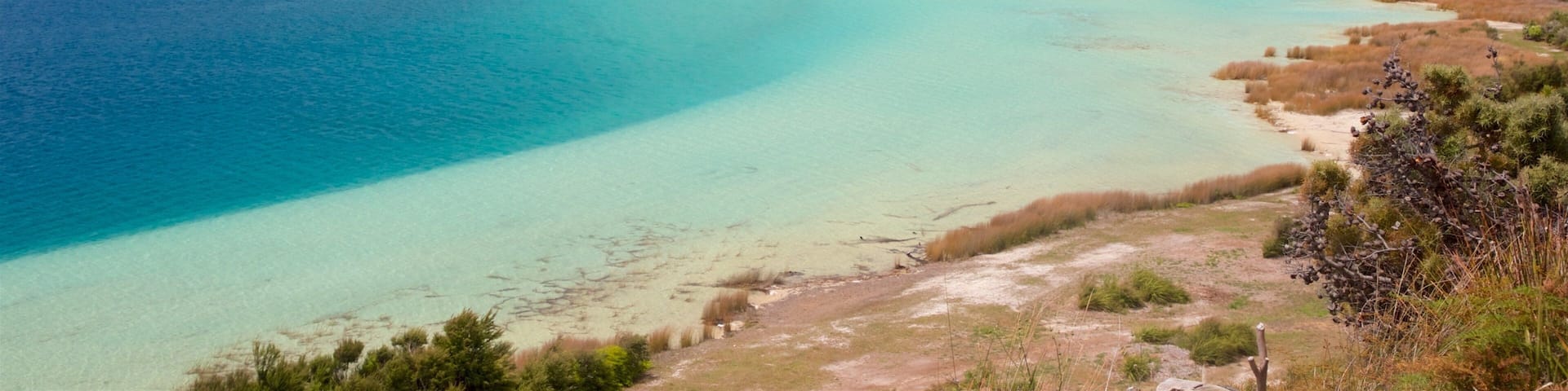 カイ イゥイ レイクス フィーチャー 静かな風景 と 湖あるいは泉