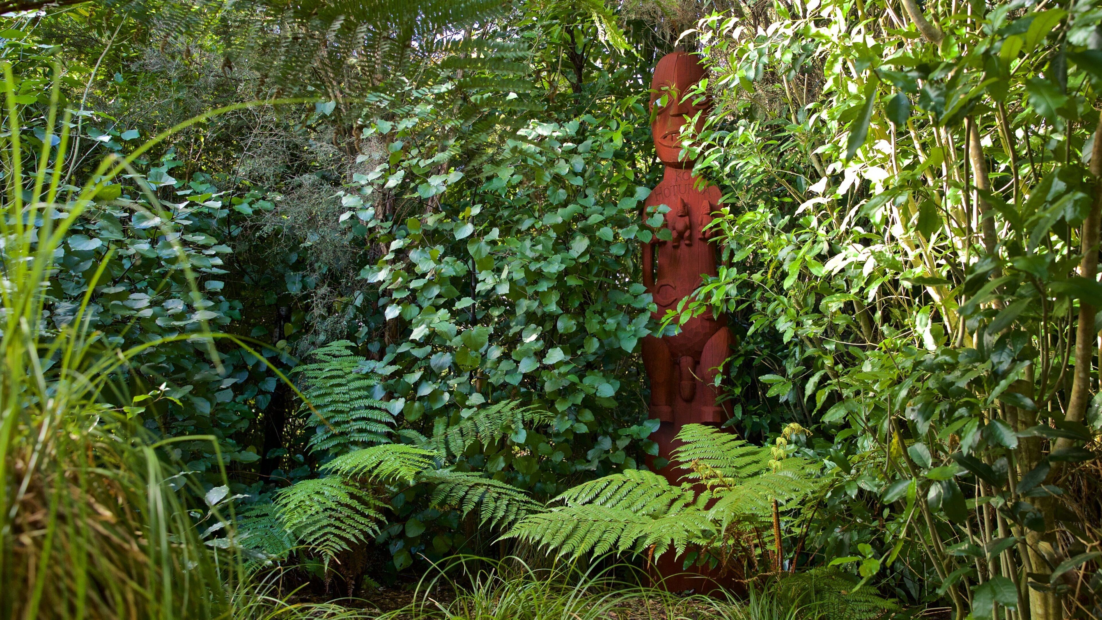 Hamilton Gardens featuring a garden and outdoor art