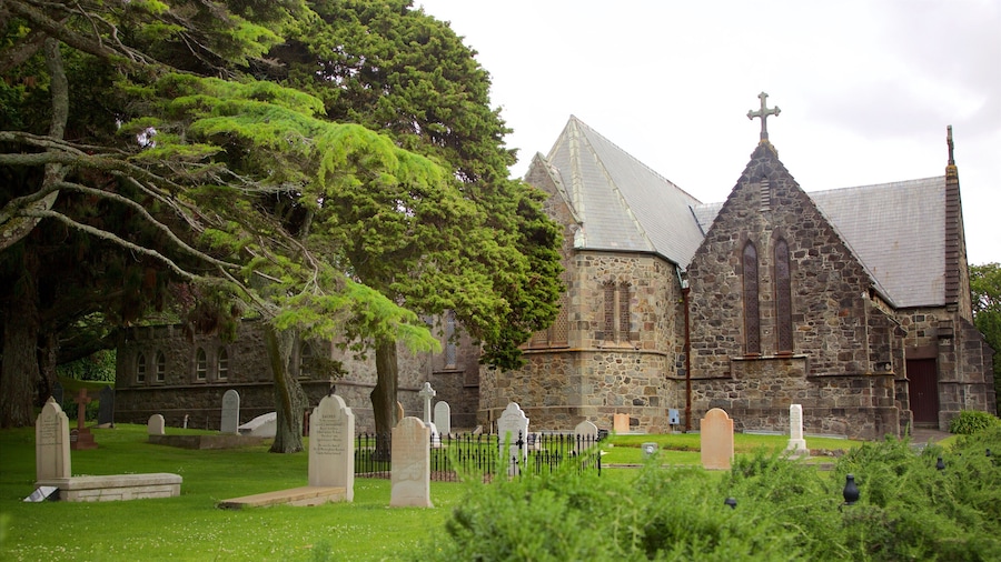 Saint Mary\'s Church mit einem Friedhof, Kirche oder Kathedrale und historische Architektur