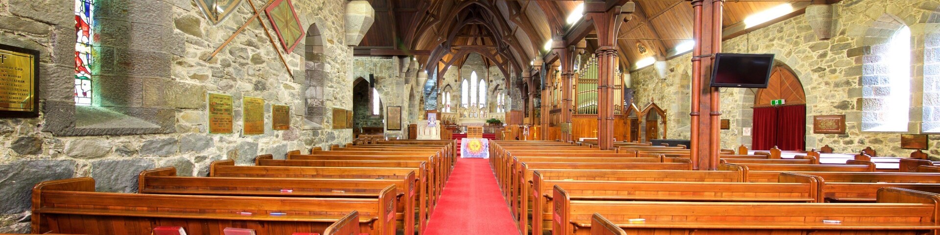 Saint Mary\'s Church mostrando vistas internas, arquitetura de patrimônio e uma igreja ou catedral