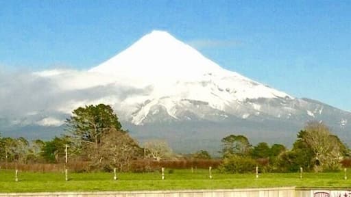 Well hello ... picture perfect in Taranaki today