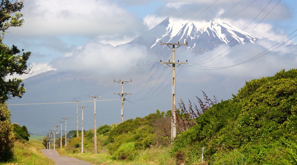ケープ エグモント灯台 表示 静かな風景 と 山々