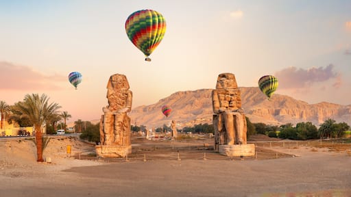 Colossi and balloons