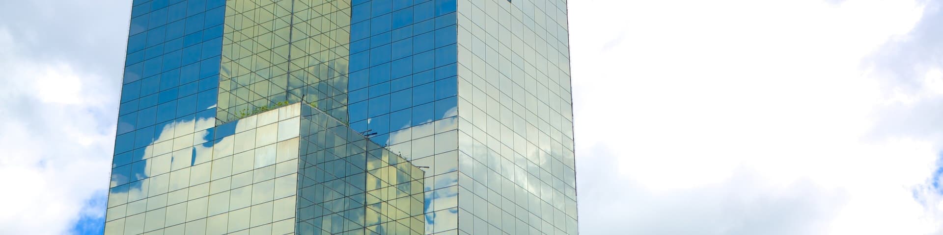 Torre Cuscatlan mettant en vedette architecture moderne, un gratte-ciel et affaires