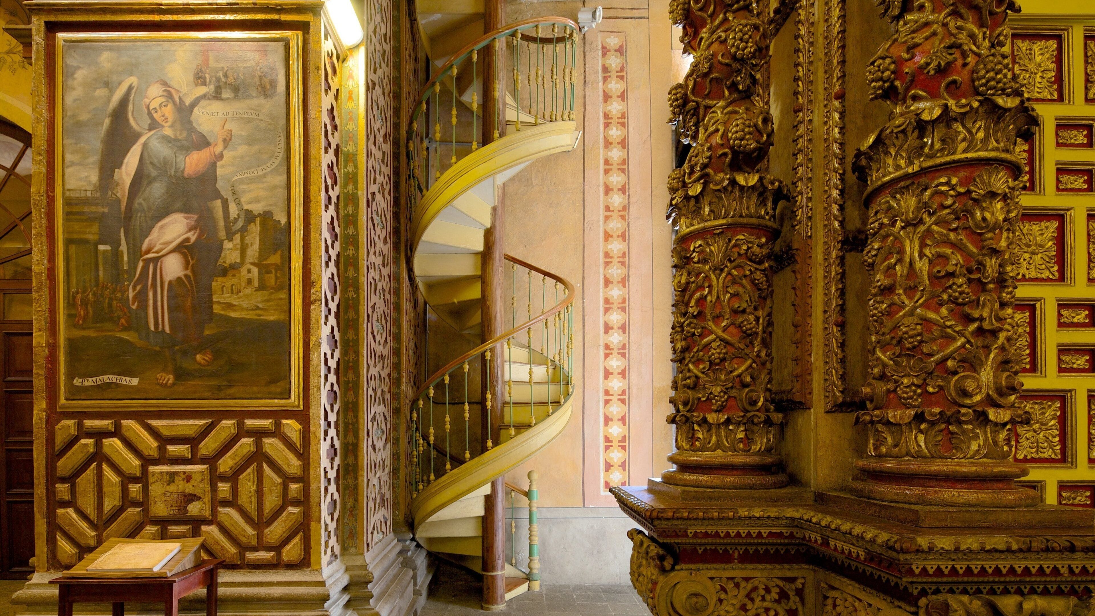Igreja da Companhia de Jesus caracterizando uma igreja ou catedral, aspectos religiosos e vistas internas